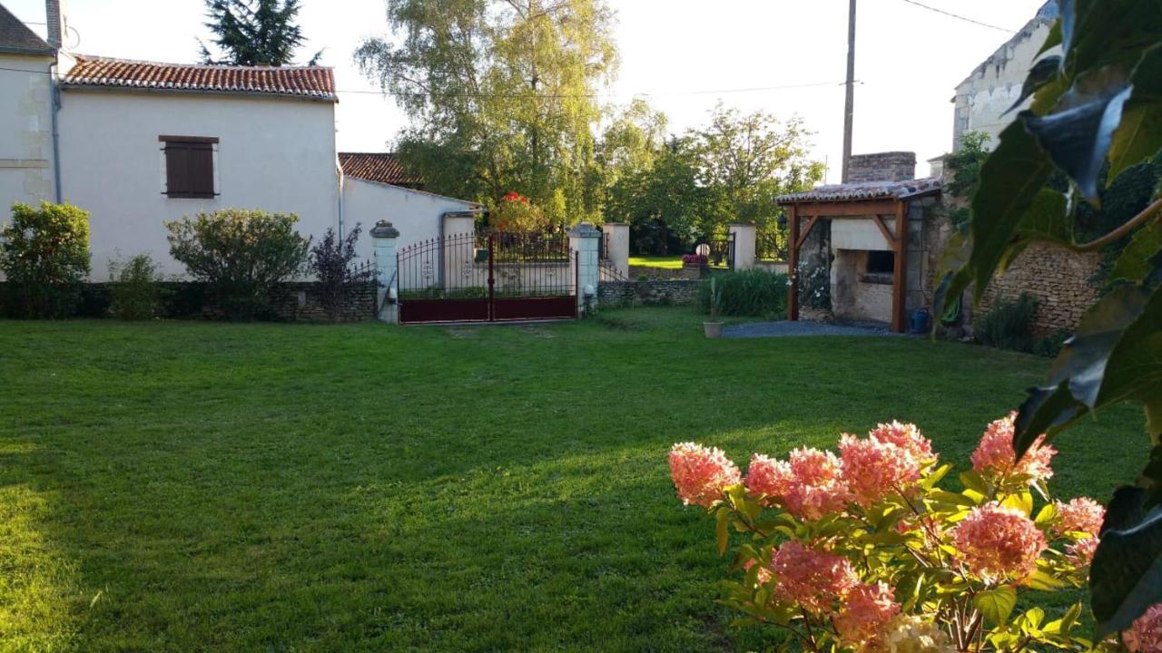 La Ferme Du Grand Bois Apartment Mouterre-Silly Екстериор снимка