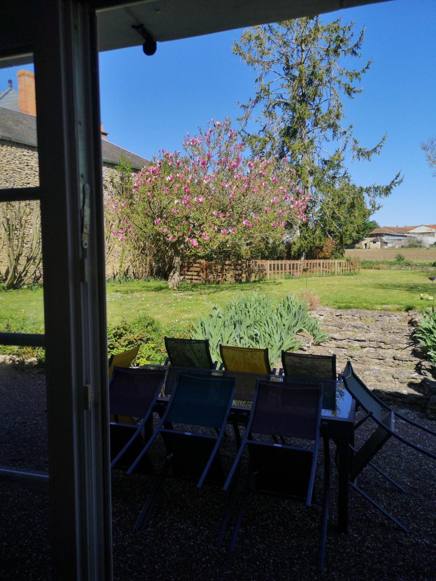 La Ferme Du Grand Bois Apartment Mouterre-Silly Екстериор снимка