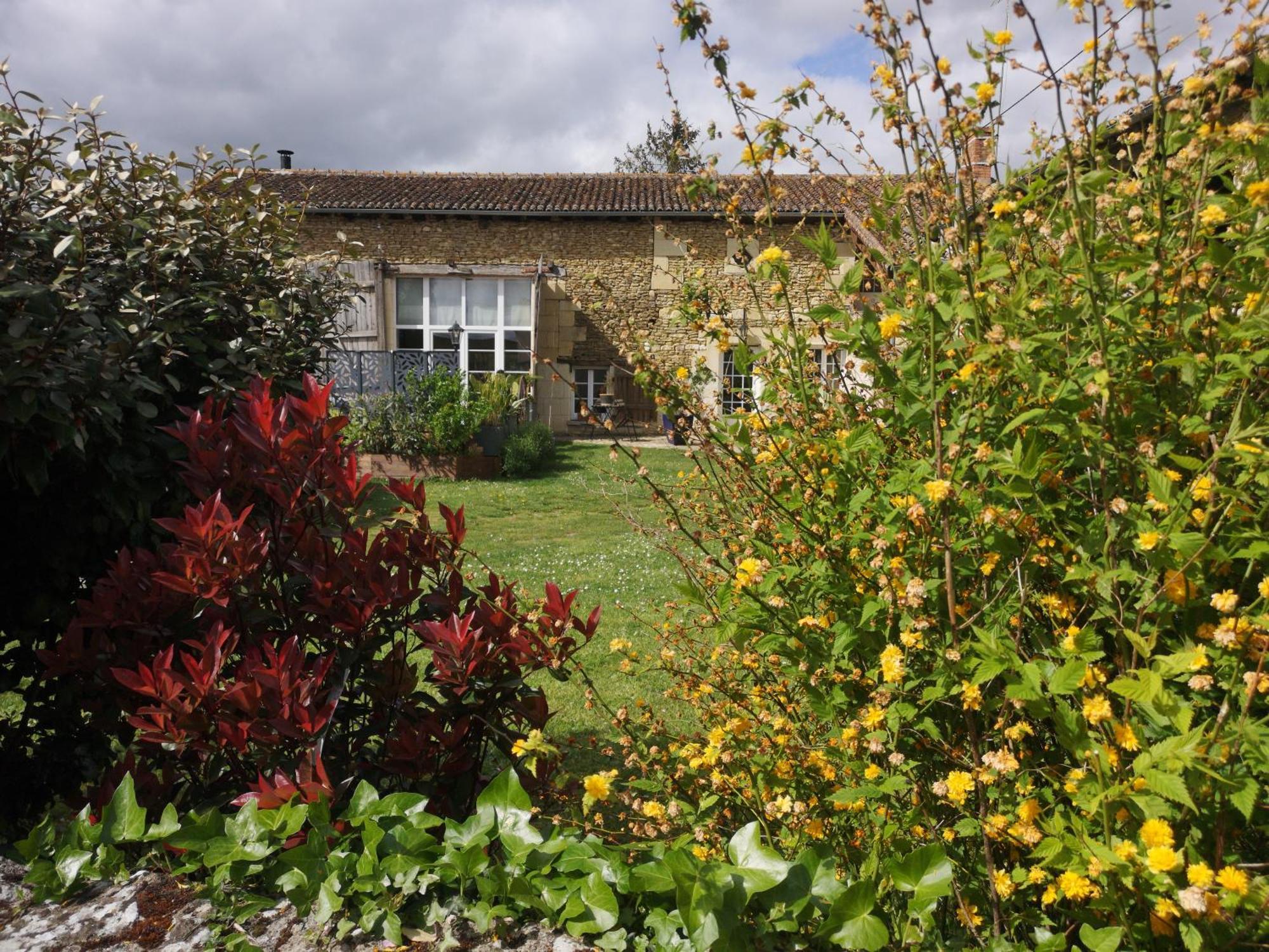 La Ferme Du Grand Bois Apartment Mouterre-Silly Екстериор снимка
